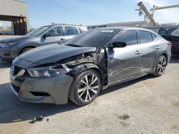  Salvage Nissan Maxima