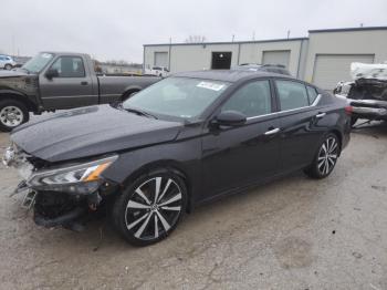  Salvage Nissan Altima