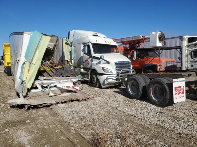  Salvage Freightliner Cascadia