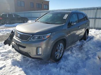  Salvage Kia Sorento