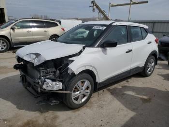  Salvage Nissan Kicks