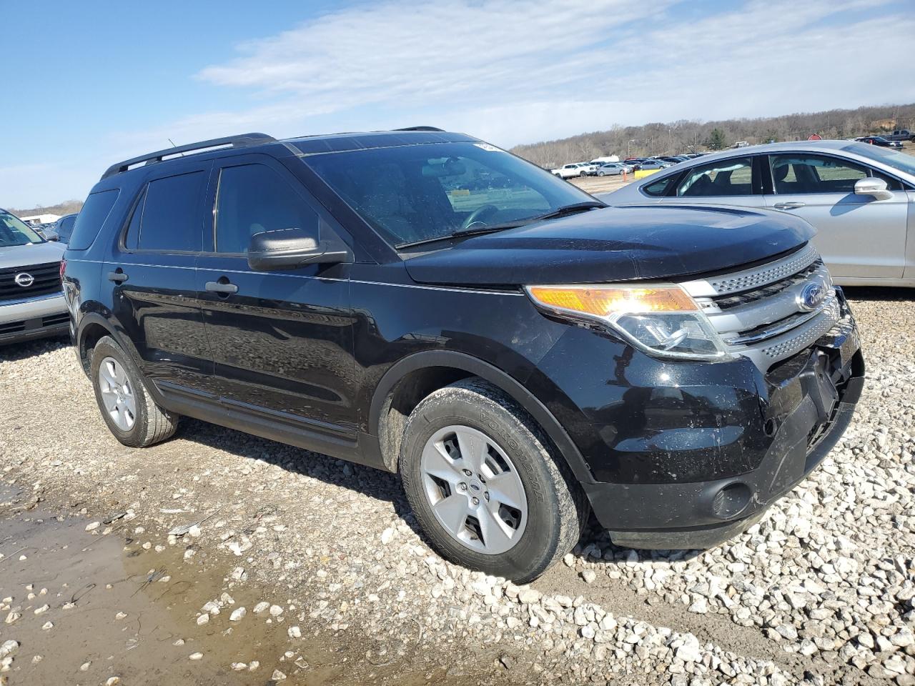 Ford Explorer Image 4
