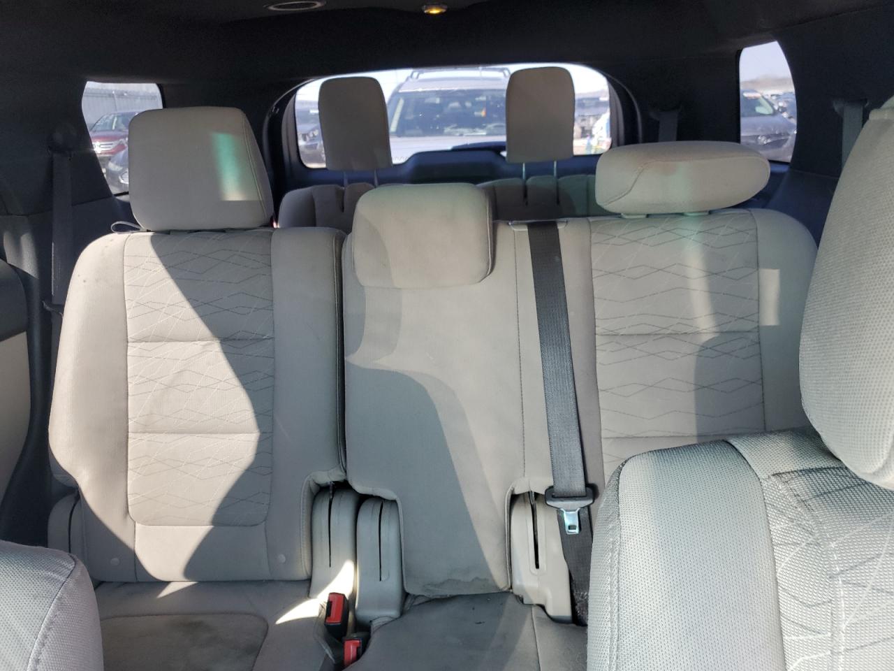 Ford Explorer Image 5