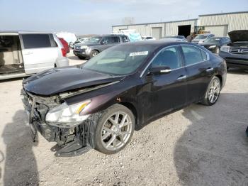  Salvage Nissan Maxima