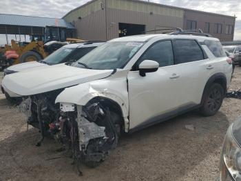  Salvage Nissan Pathfinder