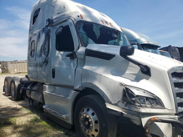  Salvage Freightliner Cascadia