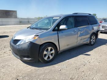  Salvage Toyota Sienna