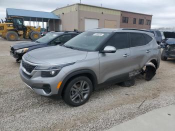  Salvage Kia Seltos
