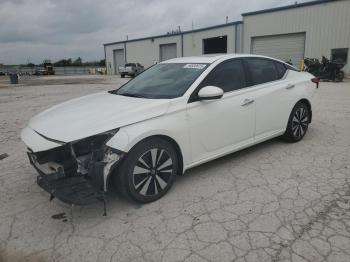  Salvage Nissan Altima