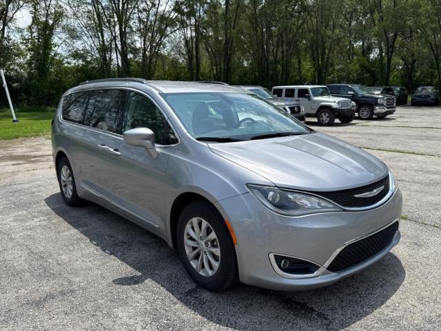  Salvage Chrysler Pacifica