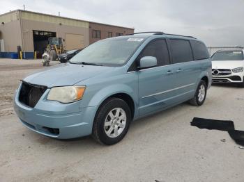  Salvage Chrysler Minivan