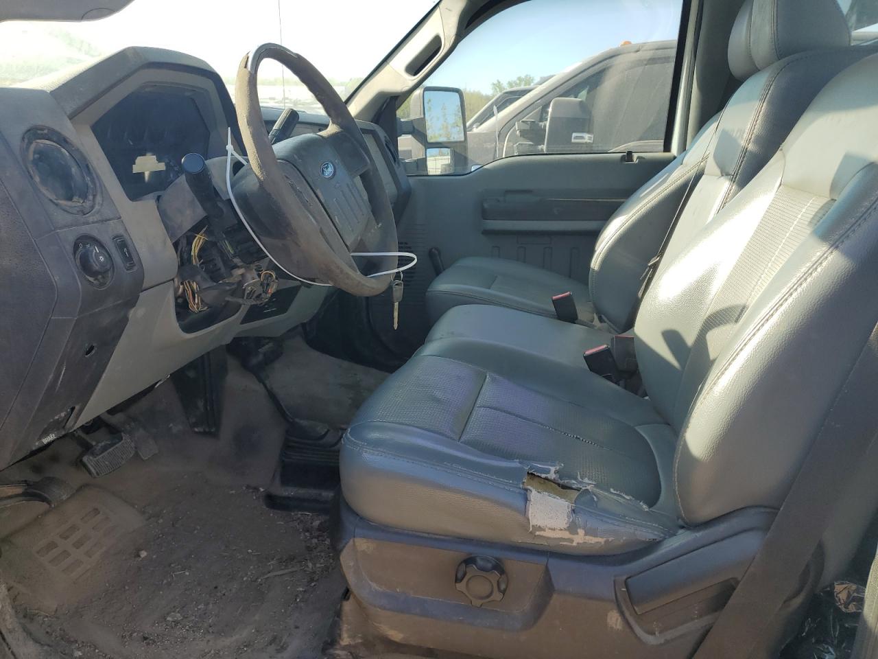 Ford F-550 Super Duty Image 6