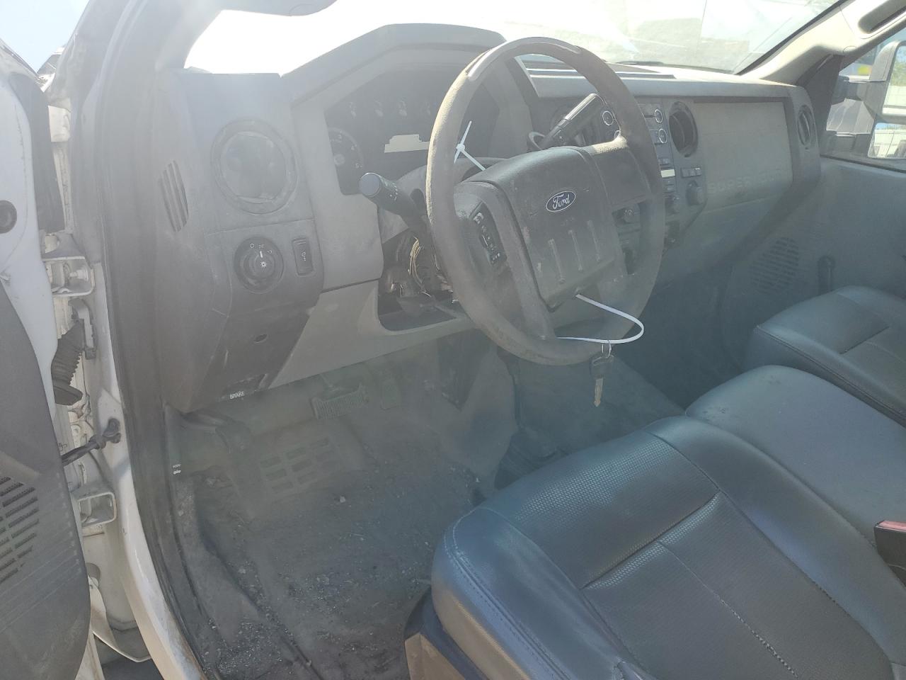 Ford F-550 Super Duty Image 7