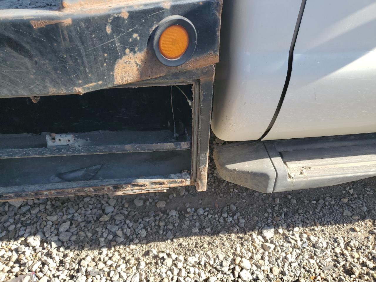 Ford F-550 Super Duty Image 10