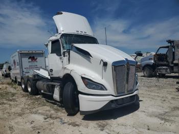  Salvage Kenworth T680