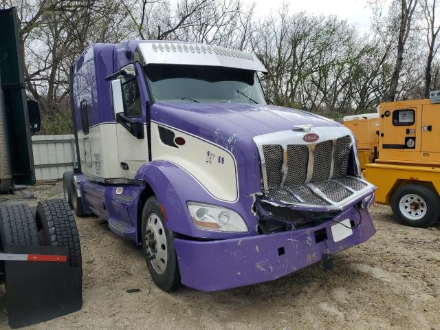 Salvage Peterbilt 579