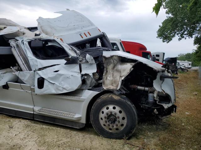  Salvage Freightliner Cascadia 1