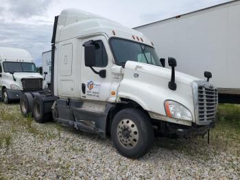  Salvage Freightliner Cascadia 1
