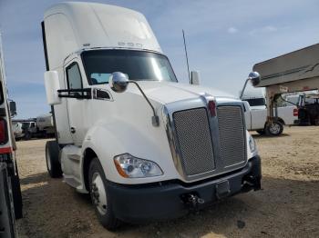  Salvage Kenworth T680