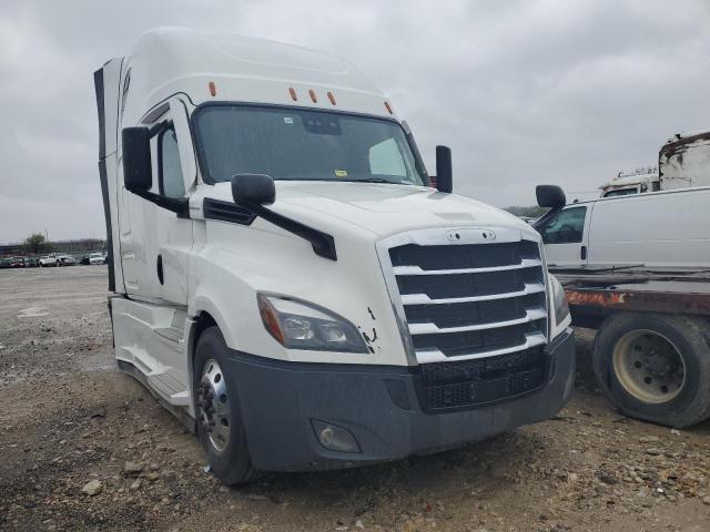  Salvage Freightliner Cascadia 1