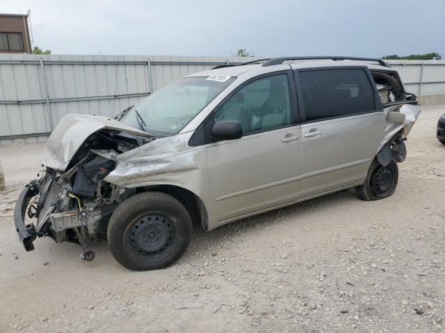  Salvage Toyota Sienna