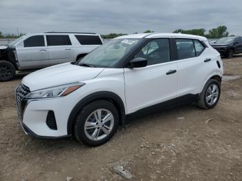  Salvage Nissan Kicks