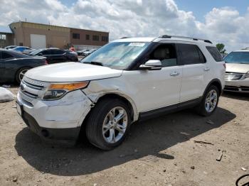  Salvage Ford Explorer