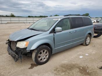 Salvage Chrysler Minivan