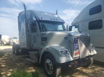  Salvage Freightliner 122sd