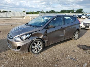  Salvage Hyundai ACCENT