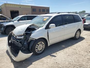  Salvage Toyota Sienna