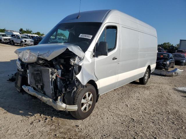  Salvage Mercedes-Benz Sprinter