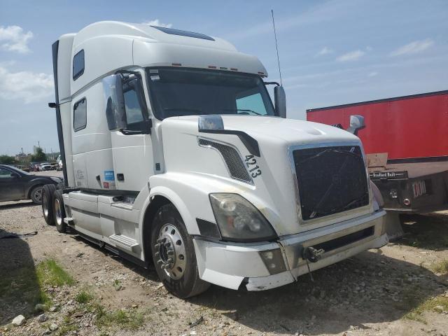  Salvage Volvo Vnl