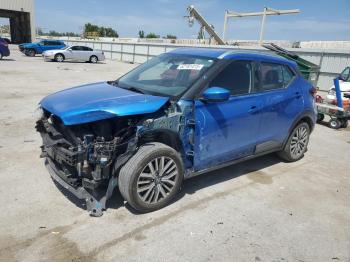  Salvage Nissan Kicks
