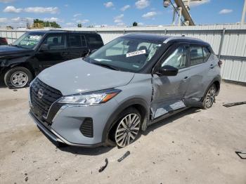  Salvage Nissan Kicks