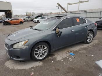  Salvage Nissan Maxima