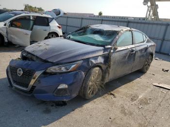  Salvage Nissan Altima