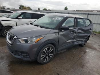  Salvage Nissan Kicks