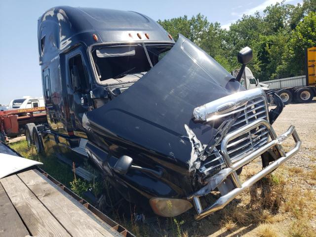  Salvage Freightliner Cascadia 1