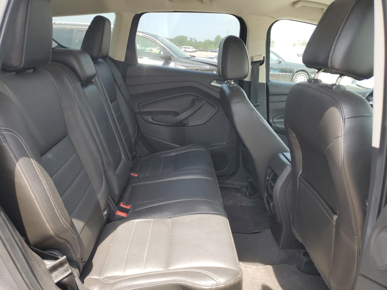 Ford Escape Titanium Image 12