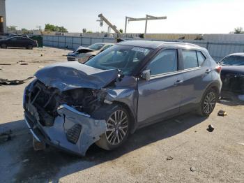 Salvage Nissan Kicks