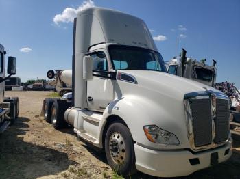  Salvage Kenworth Constructi