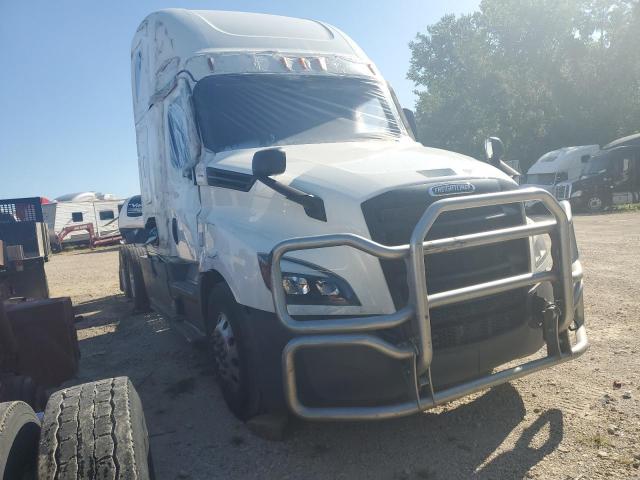  Salvage Freightliner Cascadia 1