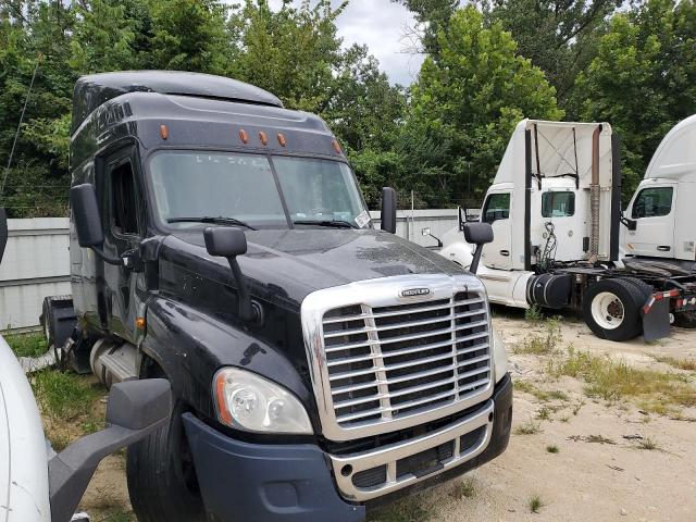  Salvage Freightliner Cascadia 1