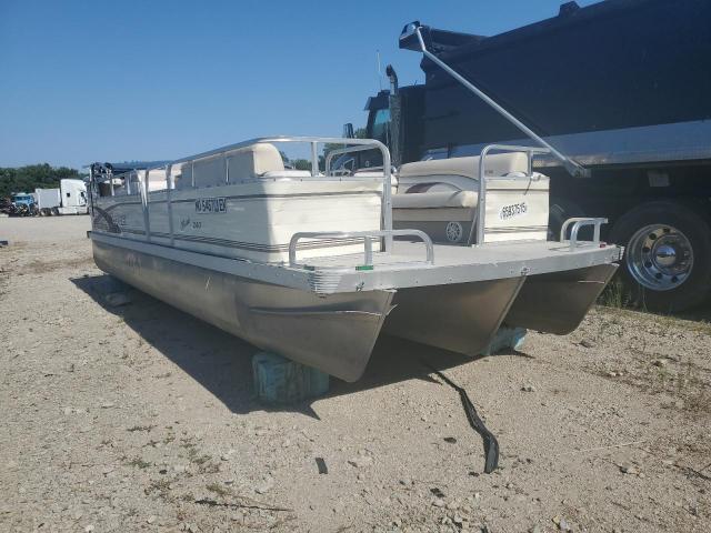  Salvage Lowe Boat
