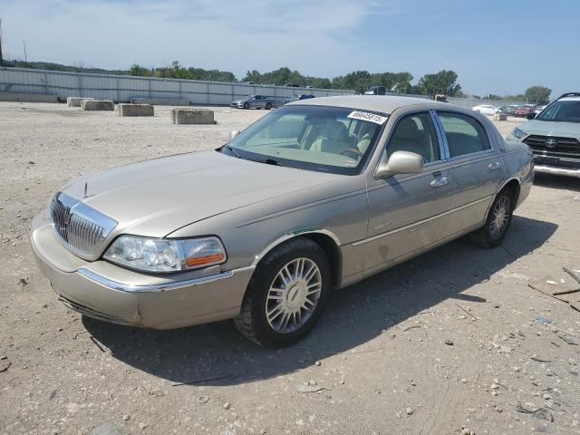  Salvage Lincoln Towncar