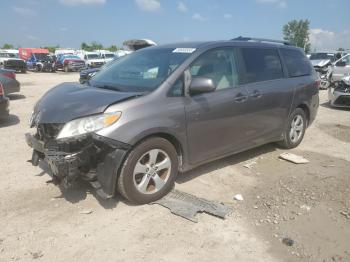  Salvage Toyota Sienna