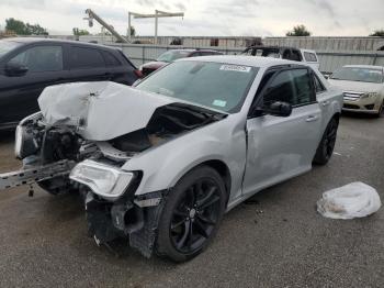  Salvage Chrysler 300