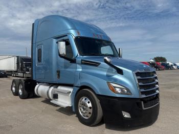  Salvage Freightliner Cascadia 1