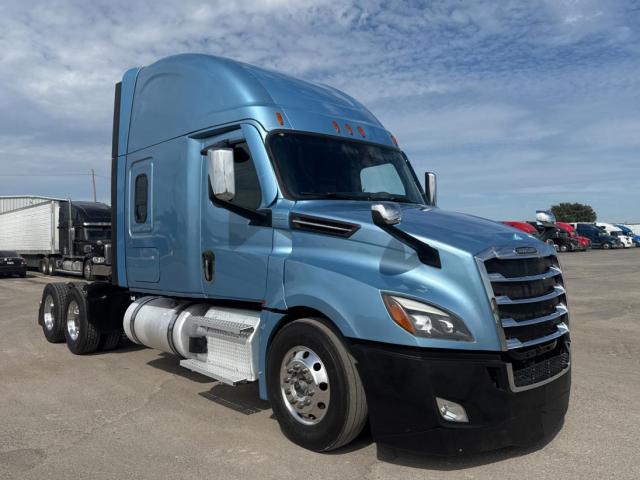  Salvage Freightliner Cascadia 1